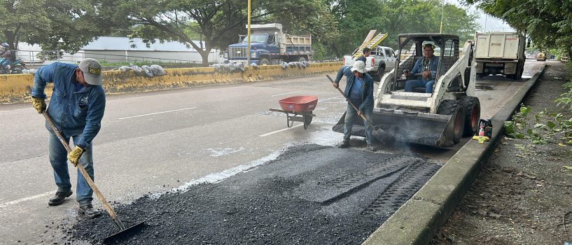Así avanzan los trabajos de parcheo en puntos críticos de la ciudad de Neiva
