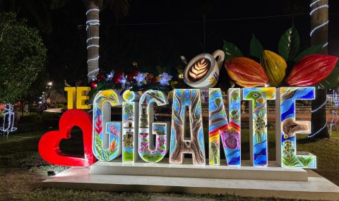 Con misa campal, la Alcaldía de Gigante, entregó las obras de adecuación del parque principal