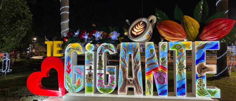 Con misa campal, la Alcaldía de Gigante, entregó las obras de adecuación del parque principal