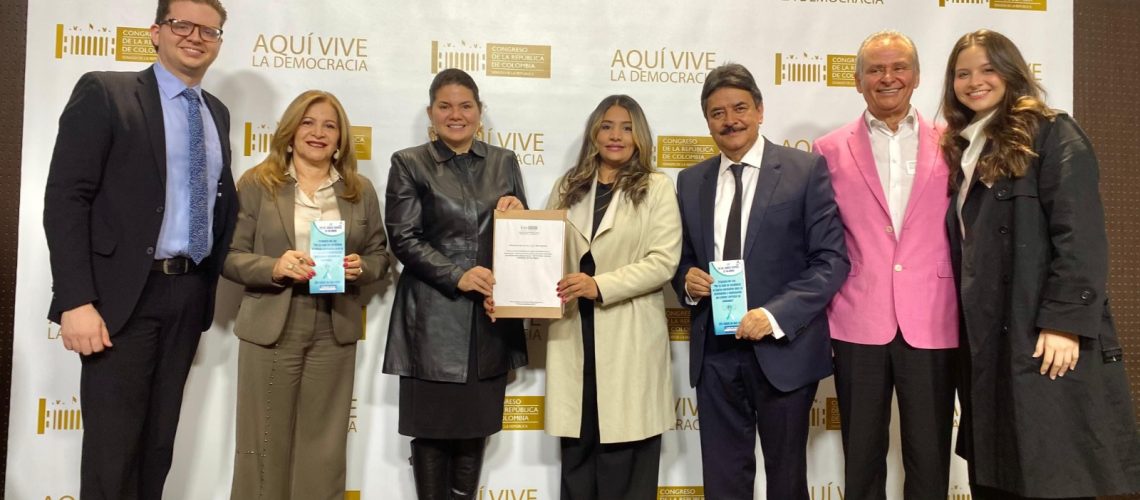 El senador Carlos Julio González Villa, radica la «Ley Fin del Cáncer Cervical en Colombia»