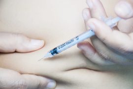El uso de inyecciones para adelgazar promovidas por figuras públicas y sus riesgos para la salud