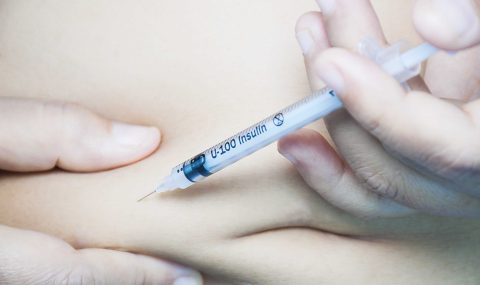 El uso de inyecciones para adelgazar promovidas por figuras públicas y sus riesgos para la salud