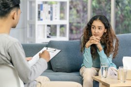 La salud mental en los jóvenes de Colombia sigue deteriorándose y son cuatro los posibles motivos