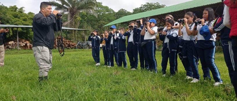 Animales silvestres que no pueden volver a su hábitat, se convierten en embajadores de la educación ambiental
