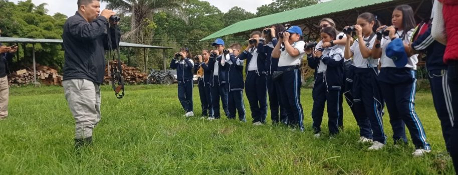 Animales silvestres que no pueden volver a su hábitat, se convierten en embajadores de la educación ambiental