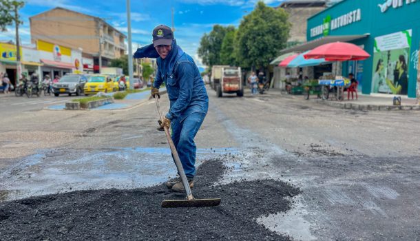 Con dos frentes de trabajo, avanza el plan de recuperación vial en Neiva