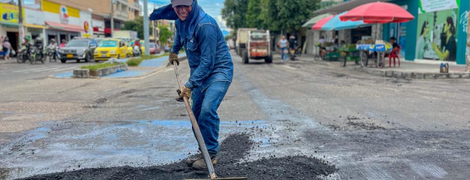 Con dos frentes de trabajo, avanza el plan de recuperación vial en Neiva