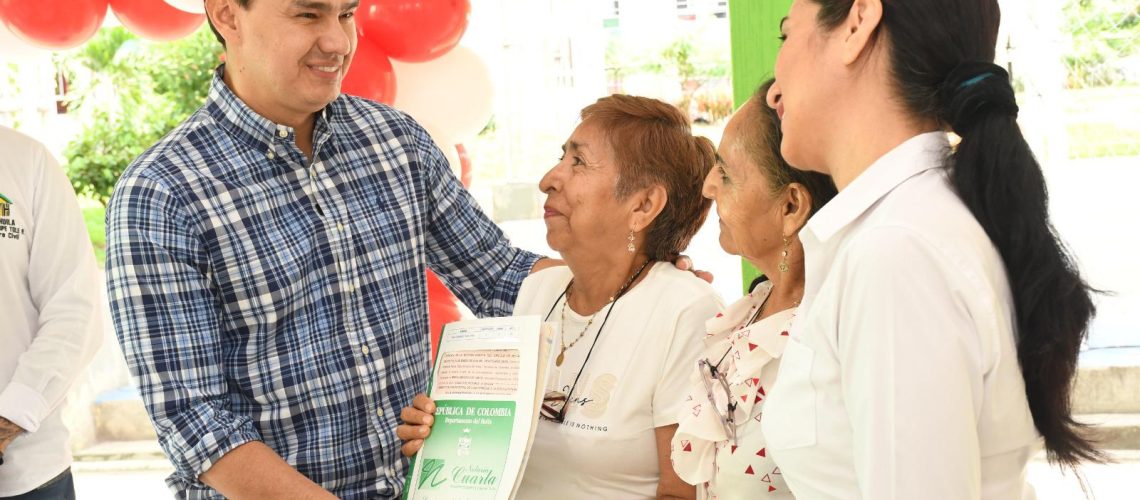 Entregando sueños en el macroproyecto Bosques de San Luis, al sur de Neiva