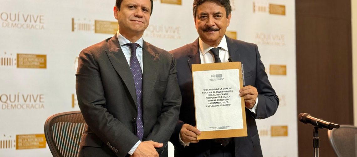 Más tiempo en familia: senador González Villa propone descanso compensado para servidores públicos en la semana de receso en octubre