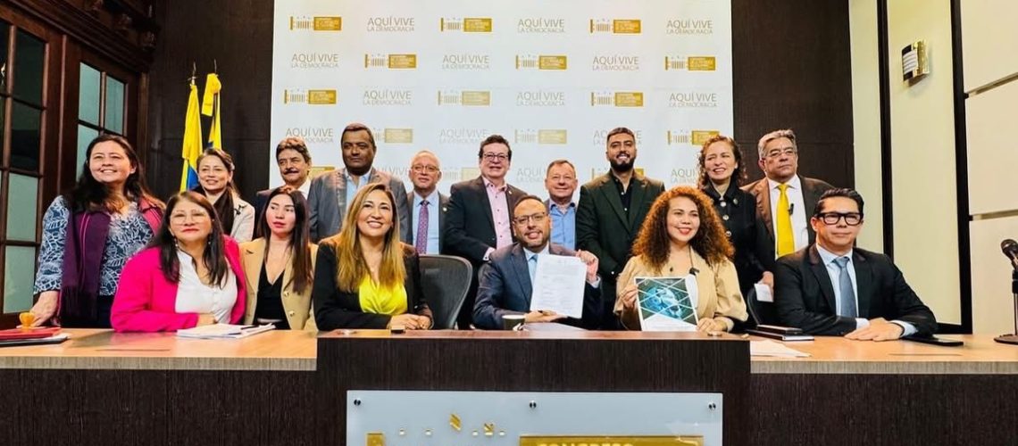 Se radica en el Congreso proyecto de ley para regular e impulsar la inteligencia artificial en Colombia