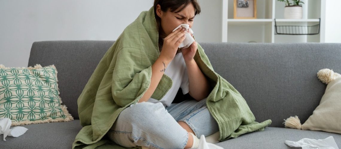 ¿Influenza o Covid-19?: reconozca los virus para su adecuado manejo con testeo y vacunación