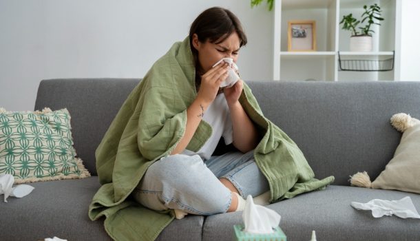 ¿Influenza o Covid-19?: reconozca los virus para su adecuado manejo con testeo y vacunación