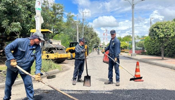 Avanza recuperación vial en Neiva: tres frentes de obra se ejecutan simultáneamente