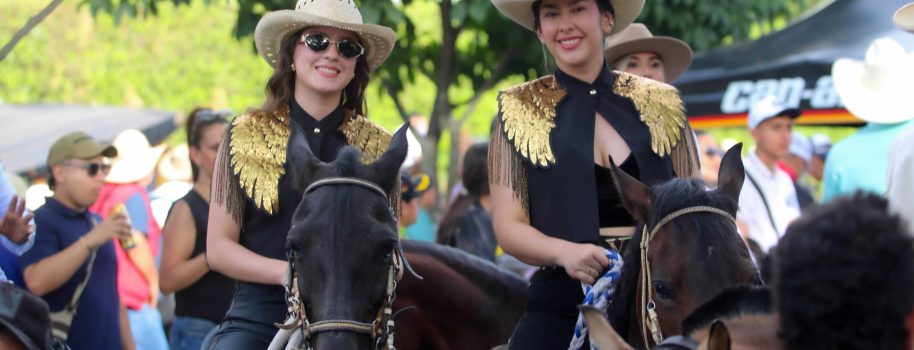 Con gran éxito se llevó a cabo la primer cabalgata del Festival del Bambuco