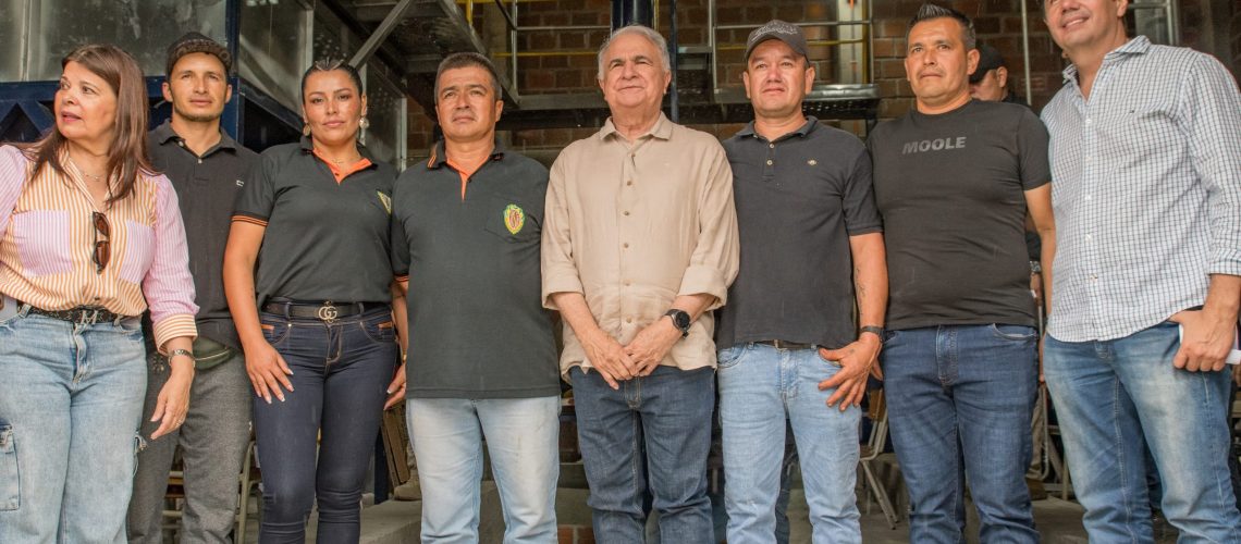 Gobierno Huila Grande fortalece infraestructura productiva de familias caficultoras de Campoalegre