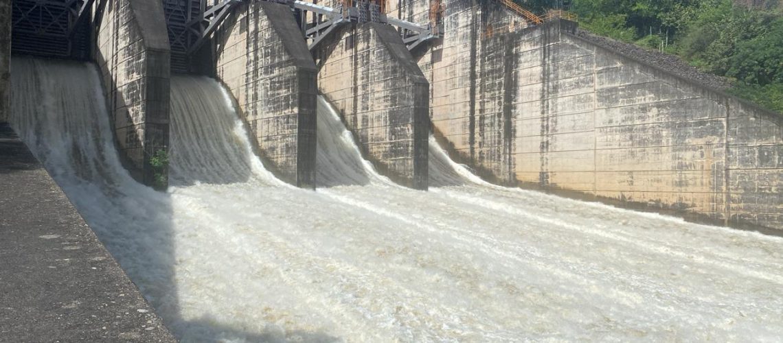 Hidroeléctrica de Betania, abre compuertas nuevamente, debido a aumento de lluvias