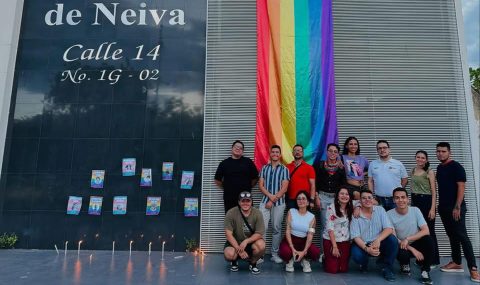 Queman la bandera LGBTIQ+ en el Concejo Municipal