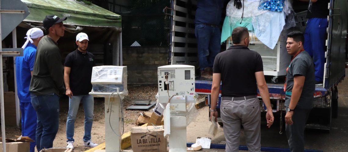 Residuos electrónicos se transforman en cemento, adoquines y nuevos computadores