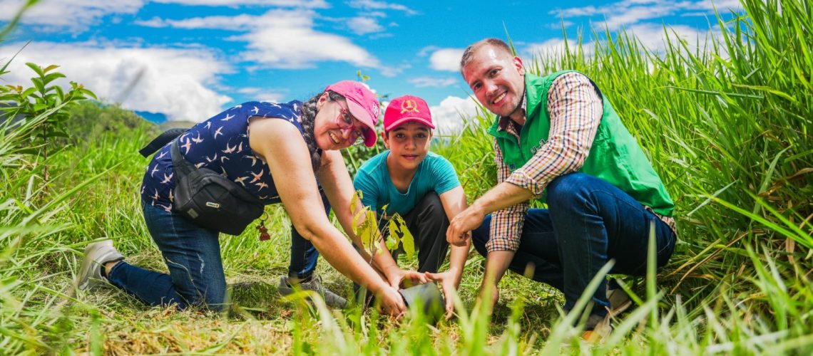 Familias huilenses impulsan la agricultura con enfoque ambiental
