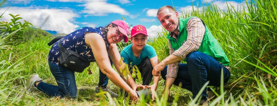 Familias huilenses impulsan la agricultura con enfoque ambiental