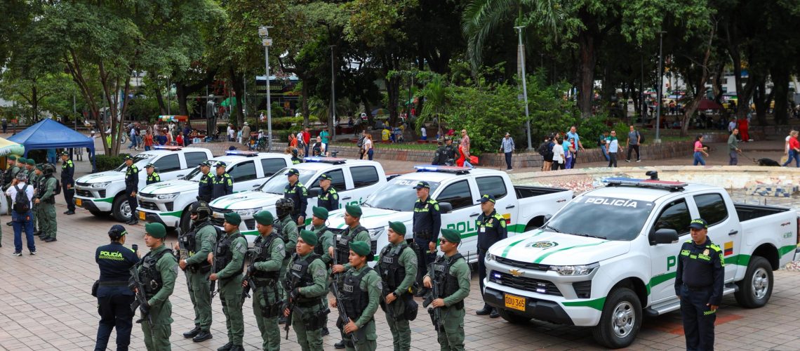 Gobernación fortalece capacidad operativa de la Policía en el Huila con entrega de modernos vehículos