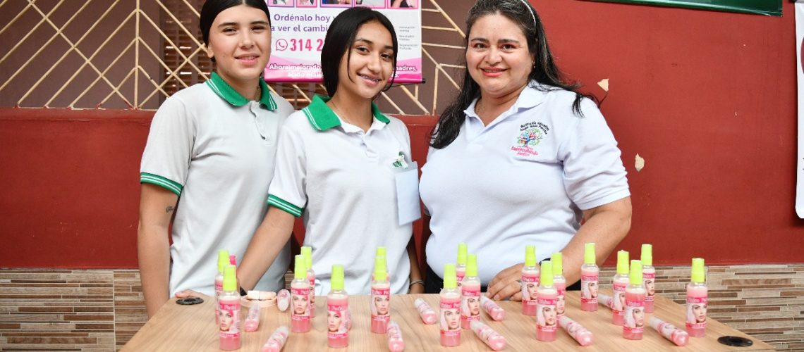 28 emprendimientos presentes, en la Primera Feria Escolar del Colegio Ángel María Paredes de Neiva