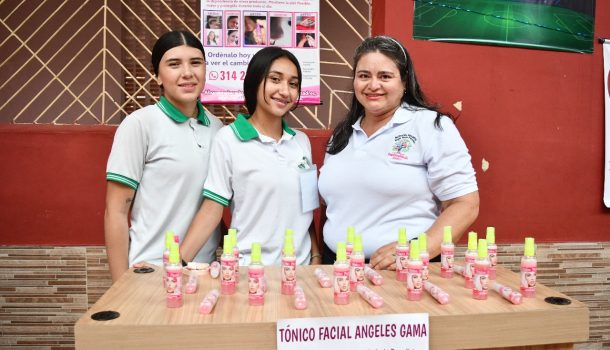 28 emprendimientos presentes, en la Primera Feria Escolar del Colegio Ángel María Paredes de Neiva