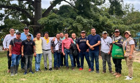 El senador Carlos Alberto Benavides, anunció apoyo a JAC y ampliación de municipios PDET, en el marco de su visita al Huila