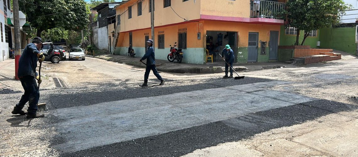 Neiva avanza en el mantenimiento de sus vías