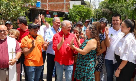 Por primera vez, Gobernación del Huila entrega 7 tramos viales pavimentados en la Comuna 6 de Neiva