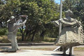 Alcaldía de Neiva, recupera y restaura figuras del Sanjuanero de la Avenida Inés García de Durán