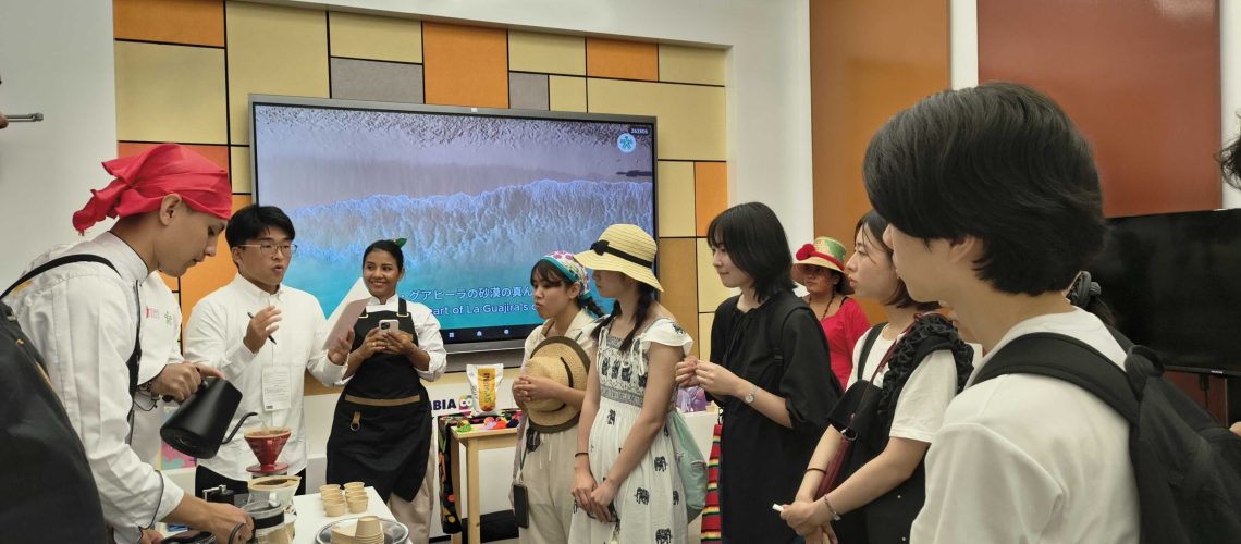 Aprendices del SENA Huila conquistan Japón con café y cacao en Expo Osaka 2025