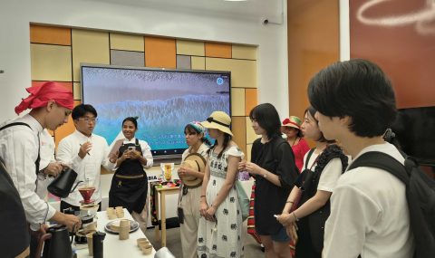 Aprendices del SENA Huila conquistan Japón con café y cacao en Expo Osaka 2025