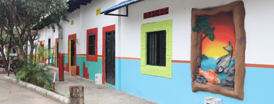 Plan Fachada: Rioloro cumple 393 años y sus casas se convirtieron en una galería de arte al aire libre