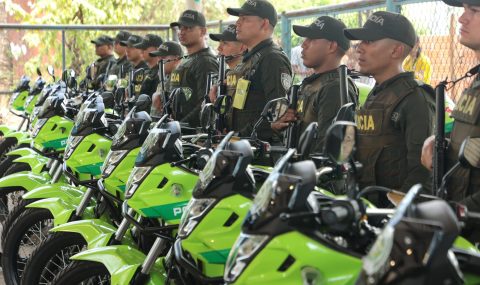 Alcalde de Neiva, Germán Casagua, entregó 15 motocicletas de alto cilindraje a la Policía para fortalecer la seguridad