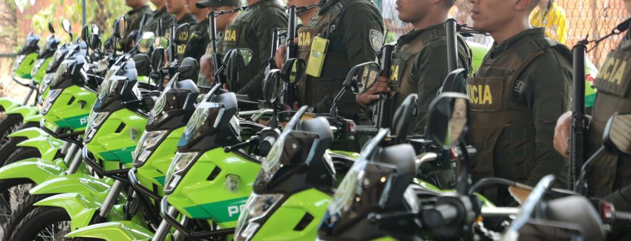 Alcalde de Neiva, Germán Casagua, entregó 15 motocicletas de alto cilindraje a la Policía para fortalecer la seguridad