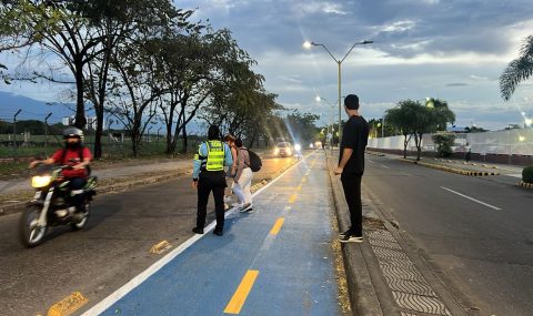 Ciclovía de la Carrera Segunda, al norte de Neiva, afectada por imprudencias viales