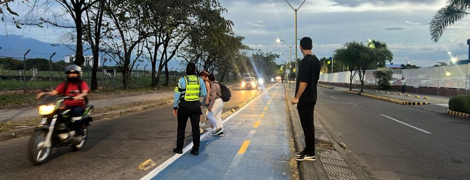 Ciclovía de la Carrera Segunda, al norte de Neiva, afectada por imprudencias viales