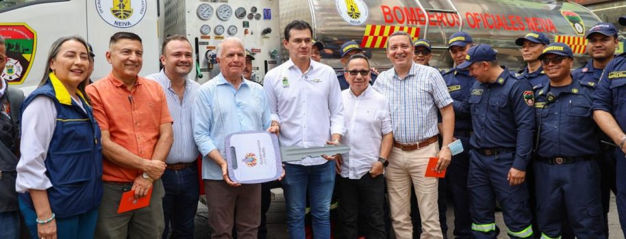 Gobernación del Huila, entregó seis carrotanques para fortalecer la atención de emergencias
