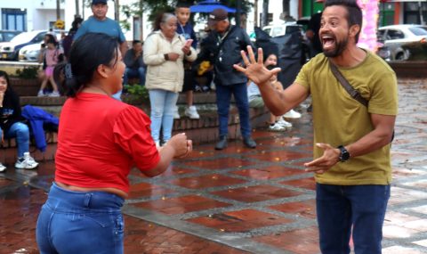 Los niños, niñas y padres de familia también hacen parte de las Fiestas del Cacao y el Café en una tarde de juegos