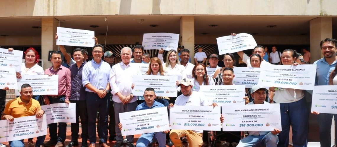 Más de 280 emprendedores huilenses recibieron capital semilla para impulsar sus proyectos