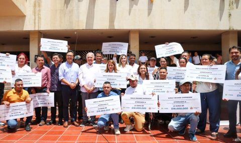 Más de 280 emprendedores huilenses recibieron capital semilla para impulsar sus proyectos