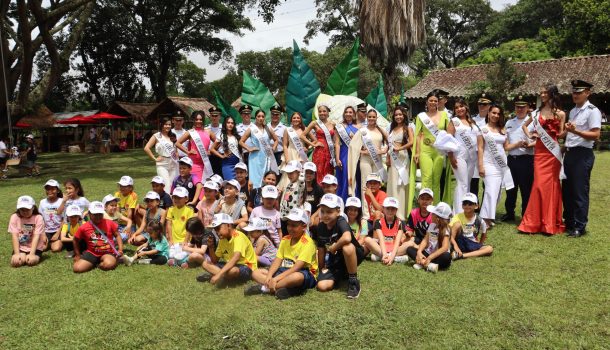 Niños y familias disfrutaron del «Running Kids Gigante» en las Fiestas del Cacao y del Café