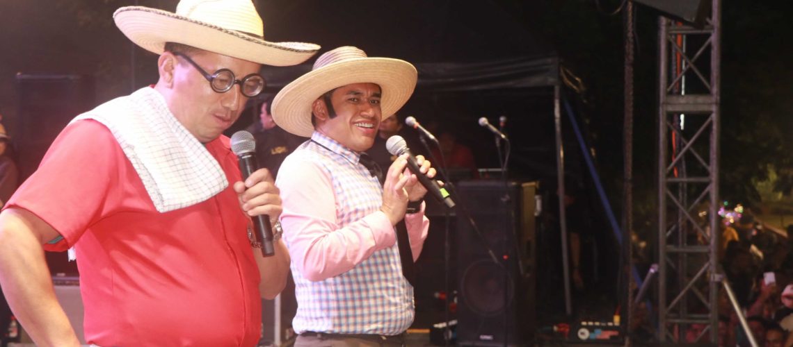 Una noche llena de risas en Gigante, con el show de Chucho y Leo