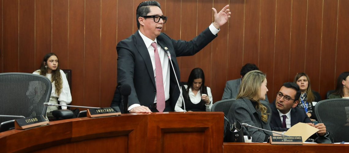 «Enterritorio le sigue dando la espalda al Huila»: senador Pedro Flórez