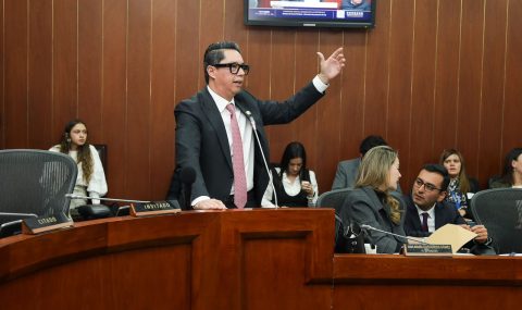 «Enterritorio le sigue dando la espalda al Huila»: senador Pedro Flórez