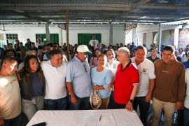 Gobernador Rodrigo Villalba, da inicio a la construcción de 3 kilómetros de placa huella en San Agustín, sur del Huila