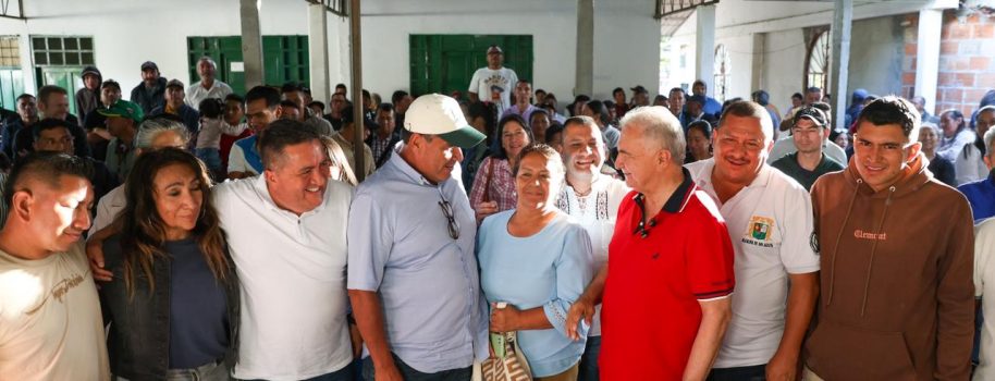 Gobernador Rodrigo Villalba, da inicio a la construcción de 3 kilómetros de placa huella en San Agustín, sur del Huila