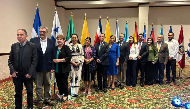Participación de la senadora Esperanza Andrade, Partido Conservador, en el IX congreso de Comisiones de Salud de los Parlamentos de América, en Guatemala