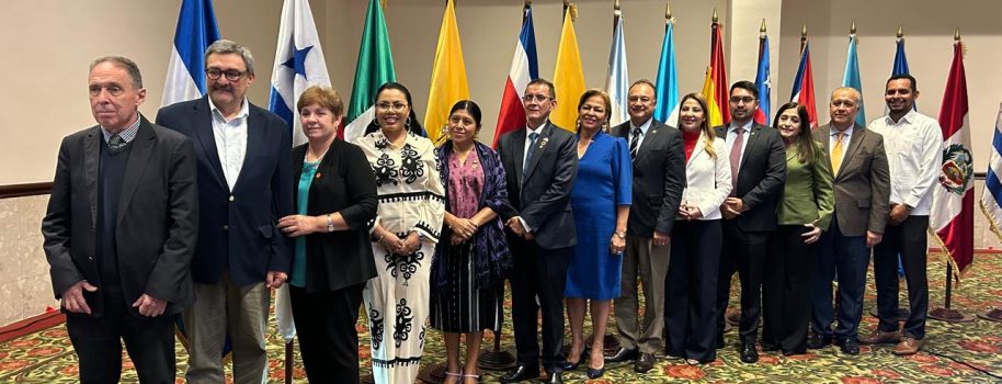 Participación de la senadora Esperanza Andrade, Partido Conservador, en el IX congreso de Comisiones de Salud de los Parlamentos de América, en Guatemala